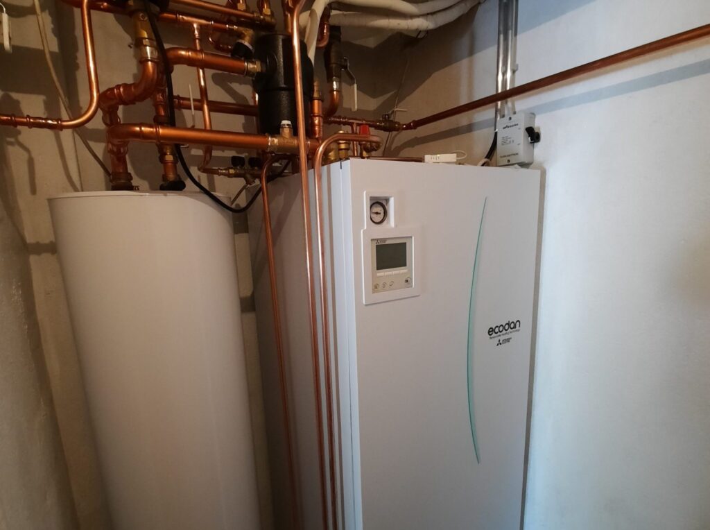 Mitsubishi Ecodan -ilmavesilämpöpumpun sisäyksikkö